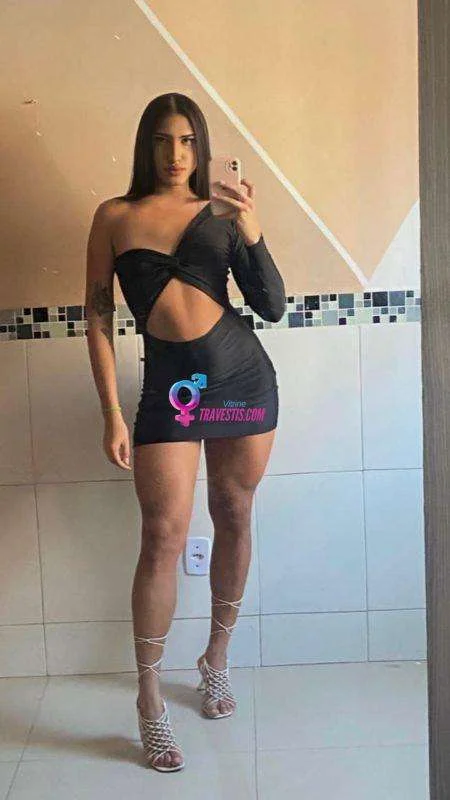 Júlia Modelo